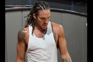 男人都想要的身材！戈登中国行期间自律训练满身大汗