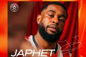 官方：谢菲联签下米尔沃尔26岁中卫坦甘加，签三年合同