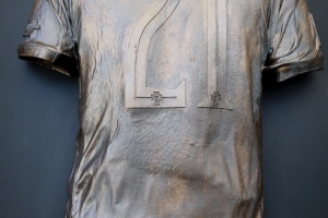 葡萄牙追授若塔勋位和功勋奖章，并举行“英雄广场”揭幕仪式