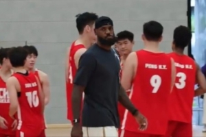 传授经验！詹姆斯与赵睿一同指导了中国国青男女篮的训练