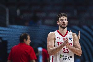 媒体人：申京已经是FIBA一线球星 甚至步入顶级球星的行列