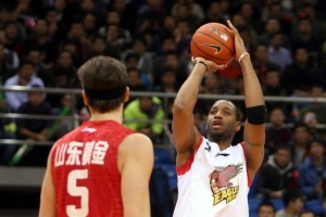 麦迪：当我宣布去打CBA时票马上卖光了 我入场就像披头士