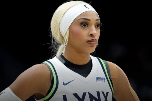 联盟第一折损战力！山猫球员卡林顿因伤将缺席本赛季剩余比赛