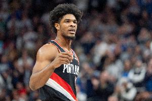 利拉德：我会通过分享帮亨德森减轻负担 我理解他的那种渴望