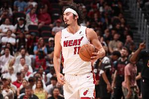 斯波：哈克斯身体状态很好一直在打磨技术 关键在于提升决策能力