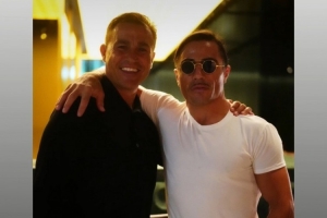 心情不错😀卡纳瓦罗社媒晒与撒盐哥合照，他接近执教乌兹别克