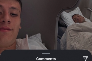 居勒尔晒姆巴佩入睡照，后者回复：这趟哈萨克斯坦之旅可不轻松啊