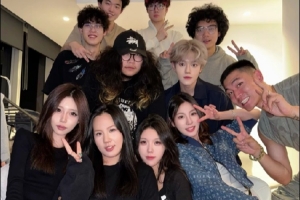 高诗岩妻子更新社媒：毕业啦告别墨尔本 离别这一课 永远学不会