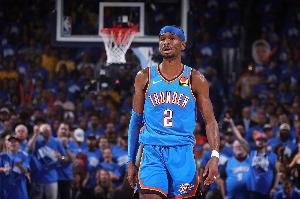 卡鲁索：亚历山大是队里竞争欲最强的人 他的拼劲很有感染力