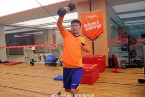 阴雨浇不灭心中的火焰！卯足干劲，继续向着前方全力冲刺！