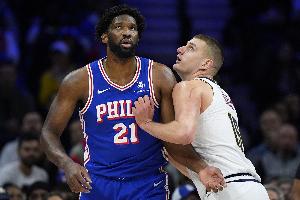 恩……恩基奇？恩比德复出首秀半场9分5板7助3断填满数据栏