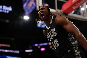 下一站去哪儿？美记：老鹰裁掉了中锋查尔斯-贝西