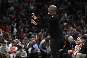 比卢普斯：揭幕战首发为霍勒迪、夏普、阿夫迪亚、卡马拉、克林根