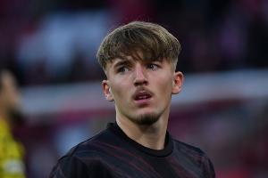 拜仁新太子！17岁卡尔轰世界波，本月身价刚从150万暴涨至2000万