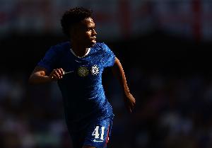 打入欧冠处子球，官方：埃斯特旺当选切尔西5-1阿贾克斯队内最佳