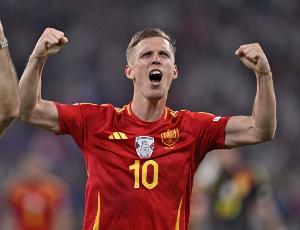 在职业生涯中，奥尔莫为俱乐部和国家队已经总计打进90粒进球