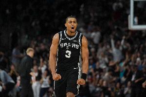 12中9砍25分！凯尔登谈出色表现：一切都归于教练队友对我的信任