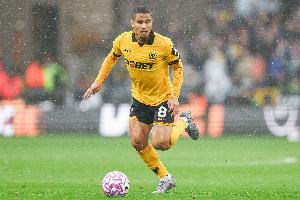 罗马诺：曼联正在寻找新的中场球员，已将若昂·戈麦斯列入候选