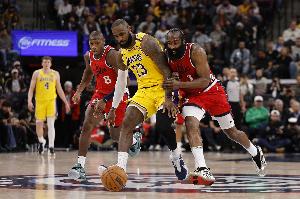 🔥本赛季首次洛杉矶德比！詹东领衔湖人首发 登卡领衔快船首发