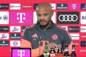 孔帕尼：阿方索可能战美因茨复出 希望穆西亚拉圣诞节前恢复合练