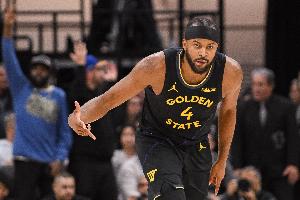 就你还可以！穆迪半场7中3&三分4中2拿8分 次节连续得分提振士气