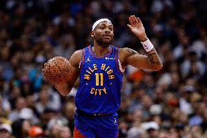 替补高效！布鲁斯·布朗半场3中3拿到10分2板2断1帽