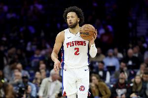 稳健控场！康宁汉姆半场8中4贡献13分5助 罚球5中4