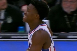 小伙子爆发力真不错！埃奇库姆突破双手隔扣库兹马！