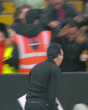 释放激情🥳维拉读秒绝杀阿森纳，埃梅里狂奔三连跳+握拳怒吼