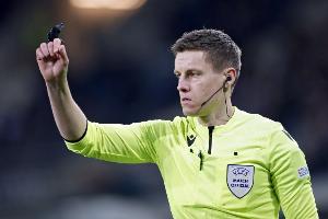 巴黎欧冠客战毕巴裁判名单：德国名哨希伯特执法比赛