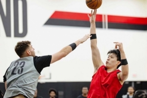 开拓者媒体人：克林根防守时比杨瀚森更能干扰对手 这点杨需提高