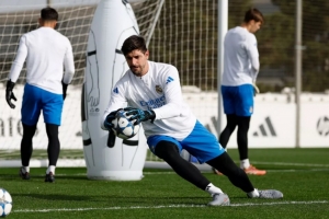 皇马官方晒训练照：维尼修斯、库尔图瓦、吕迪格在列，姆巴佩缺席