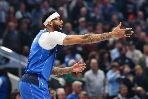 美记：活塞可以用艾维&托拜亚斯·哈里斯为主要筹码换浓眉