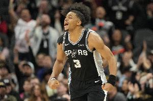 米奇：队里能人众多 也有文班这种基石 但凯尔登才是球队的灵魂