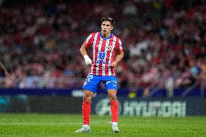 世体：小西蒙尼在马竞vs毕巴的比赛中被对手球迷辱骂“xx养的”