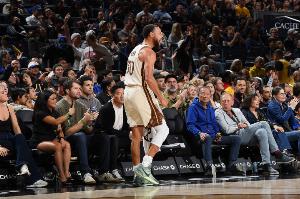 库里本季场均28.5分4.1助4.8三分 有望超乔丹成场均28分最老后卫