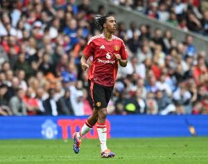 太阳报：约罗在一位癌症患者的筹款页面捐款，并留言祝福