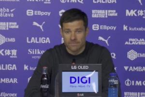 阿隆索不满判罚：维尼修斯点球很明显 主裁没看VAR我也不意外