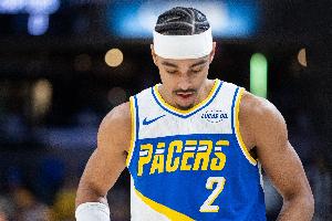 手感冰凉！内姆哈德半场8投0中一分未得 正负值-18最低