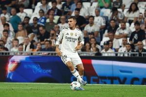 塞尔电台：塞巴略斯因肠胃炎缺席今日训练，姆巴佩等人轮休