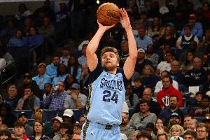 神准！卡姆·斯潘塞过去两战合砍47分 投篮19中15 三分16中13