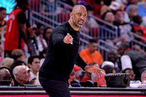 这吹罚下向队员传递啥？乌度卡：做自己 不要因糟糕吹罚改变自己