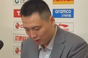 卢伟：张镇麟、弗格对防守体系还不够熟悉 要在场上多跟他们去讲