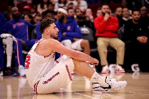 媒体人：火箭最后一攻理论上应让申京发球 哪怕对面拼点球也不怕