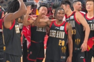 今晚成功吃“吉”！深圳击败吉林拿下主场首胜！