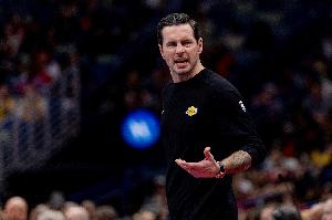 雷迪克：围绕队内球星打球的最佳方式是做好防守再投进三分球