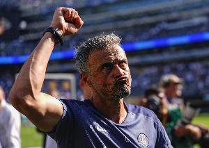 巴萨拍卖欧冠对阵巴黎球衣，部分所得将捐给恩里克的基金会