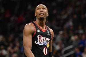 场均上场时间：马克西39.9分钟第1 东&里23 哈登第9 火箭三人前10