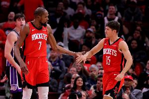 完全打开手感！谢泼德借掩护三分命中后杜兰特三分再进 火箭13-0