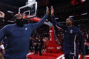 快船VS国王首发：科林斯复出重回四号位 哈登对位威少